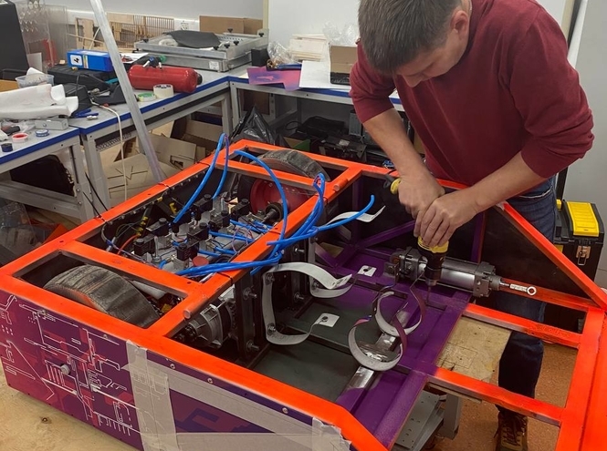 Робот «ДУБР» из СПбГУТ примет участие в «Битве роботов»