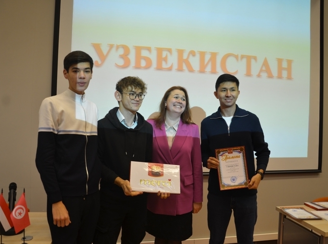 В СПбГУТ награждены лучшие иностранные студенты конкурса успеваемости «ТОП-10»