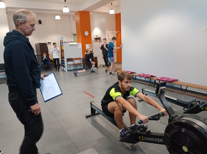 Предпоследний вид Спартакиады: первокурсники вышли на старт в гребле-индор