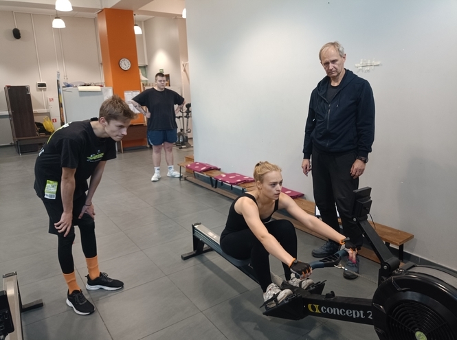 Предпоследний вид Спартакиады: первокурсники вышли на старт в гребле-индор