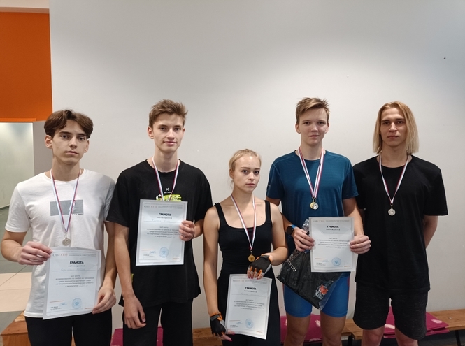 Предпоследний вид Спартакиады: первокурсники вышли на старт в гребле-индор