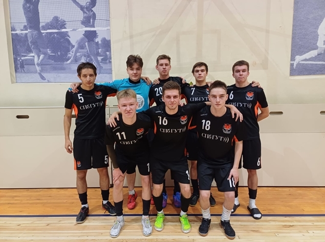 Успехи первокурсников СПбГУТ на соревнованиях по мини-футболу