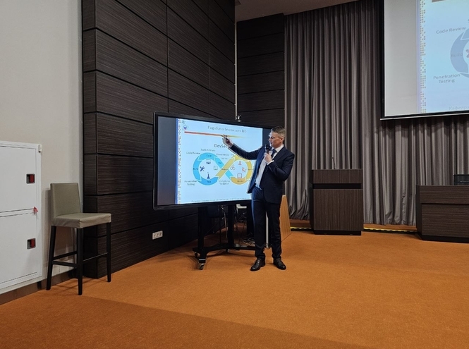 Эксперты и студенты СПбГУТ приняли участие в финале всероссийской конференции им. Ж. Алферова