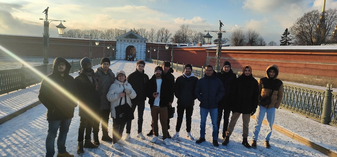 Иностранные студенты подготовительных курсов знакомятся с СПбГУТ и Санкт-Петербургом