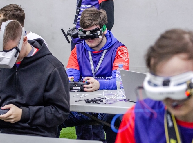 В СПбГУТ назвали сильнейших пилотов дронов