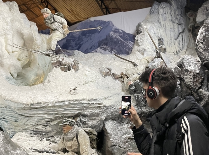 Гуманитарии СПбГУТ посетили с экскурсией «Ленфильм»