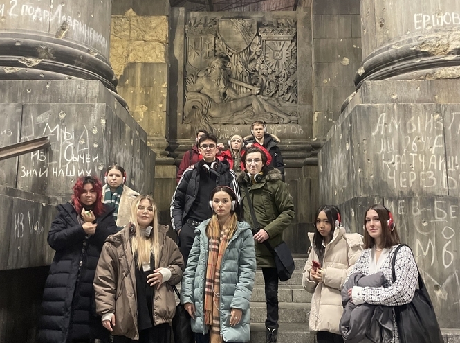 Гуманитарии СПбГУТ посетили с экскурсией «Ленфильм»