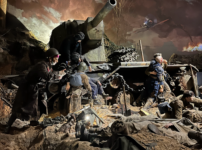 Гуманитарии СПбГУТ посетили с экскурсией «Ленфильм»