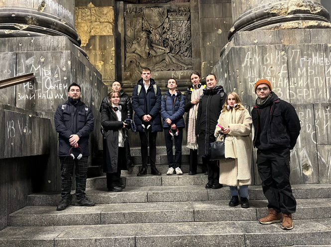 Гуманитарии СПбГУТ посетили с экскурсией «Ленфильм»