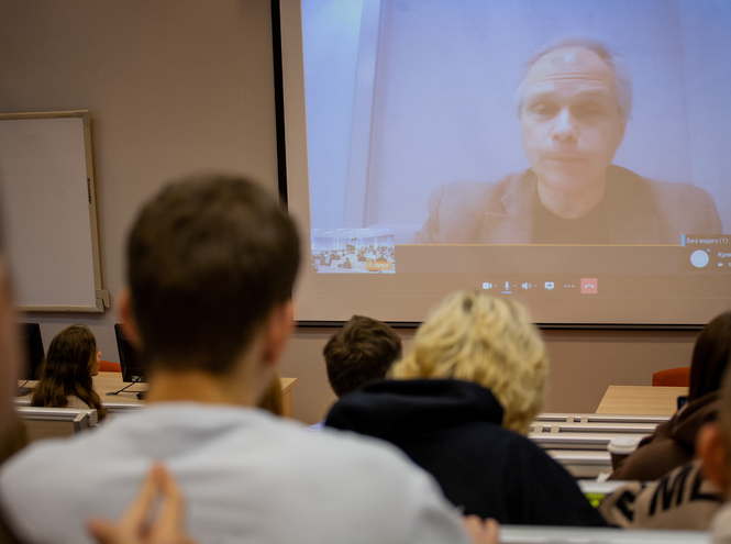 В СПбГУТ обсудили последствия цифрового следа в сети