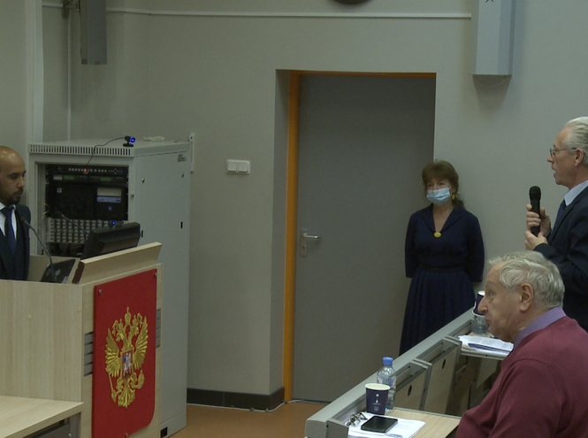 Поздравляем с защитой диссертации!