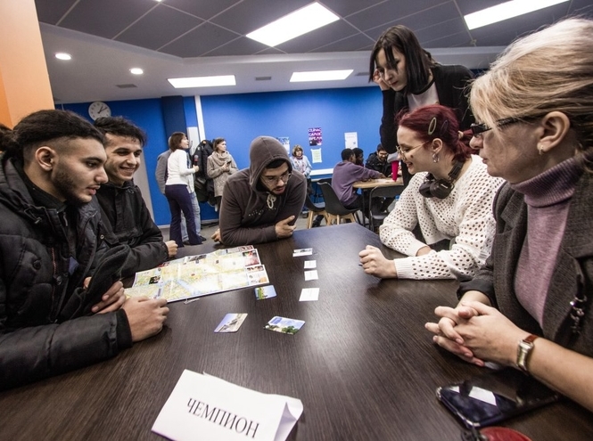 В коворкинге SutSpace иностранных студентов познакомили с Санкт-Петербургом