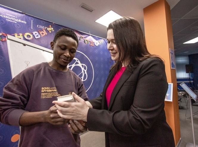 В коворкинге SutSpace иностранных студентов познакомили с Санкт-Петербургом