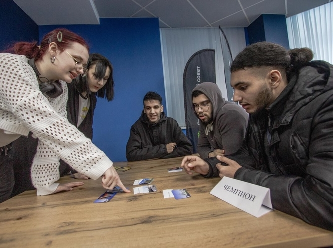 В коворкинге SutSpace иностранных студентов познакомили с Санкт-Петербургом