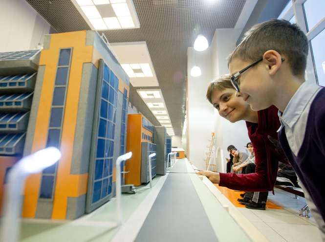 «Бонч» в миниатюре: студенты факультета ИСиТ собрали уникальный макет СПбГУТ