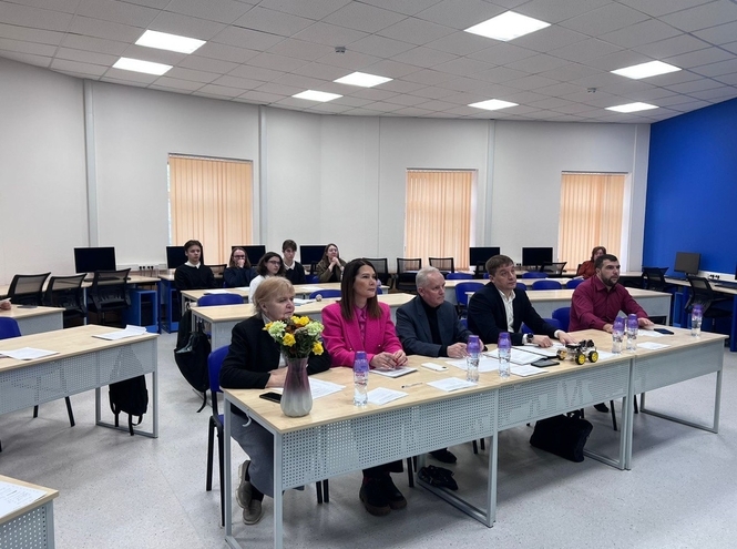 В СПбКТ начались защиты выпускных квалификационных работ