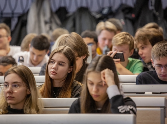 На факультете СЦТ провели лекцию о блокаде Ленинграда