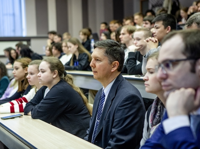В СПбГУТ стартовала международная конференция АПИНО