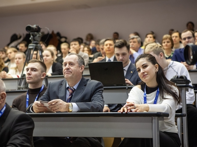 В СПбГУТ стартовала международная конференция АПИНО
