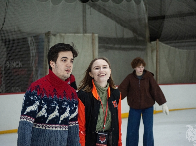 «Полосатый лёд» объединил студентов СПбГУТ на ночном катании