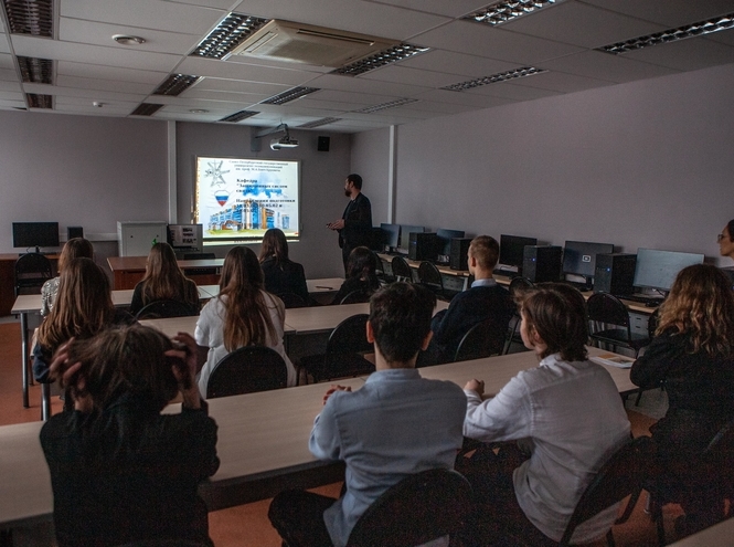 Старшеклассники Петербурга побывали в физматшколе СПбГУТ