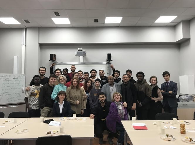 Вкусовые открытия и культурный обмен – на мероприятии Международного студклуба «Сигнал»