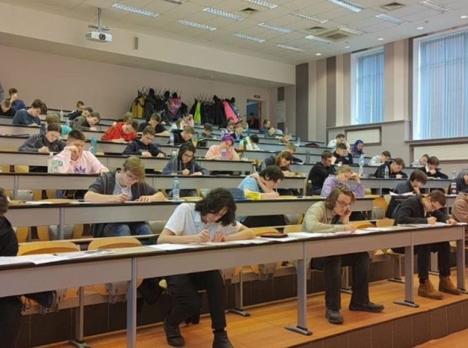 В СПбГУТ прошёл очный тур математической олимпиады школьников