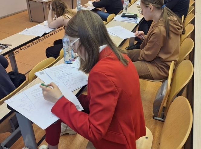 В СПбГУТ прошёл очный тур математической олимпиады школьников