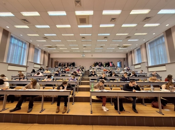 В СПбГУТ прошёл очный тур математической олимпиады школьников