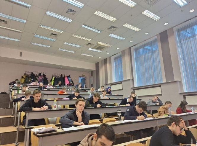 В СПбГУТ прошёл очный тур математической олимпиады школьников