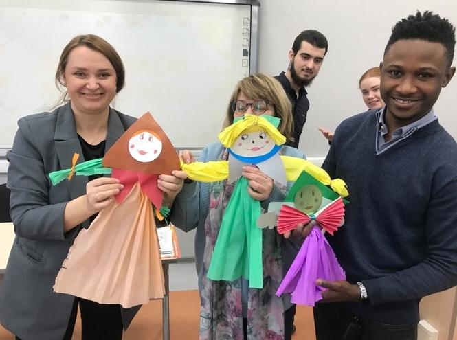 Международный студенческий клуб «Сигнал» проводил зиму блинами