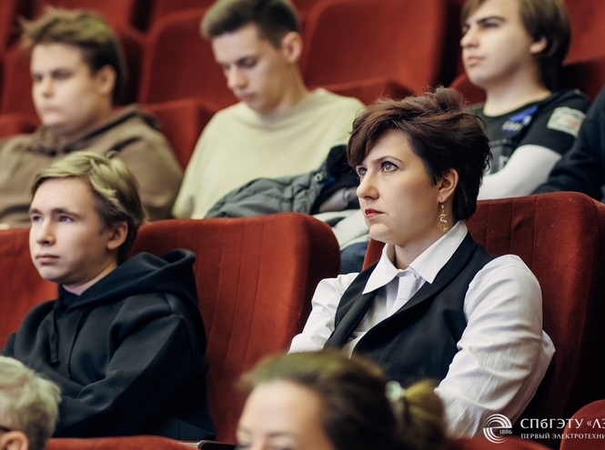 Преподаватели факультета ЦЭУБИ рассмотрели современные подходы к управлению ИТ-услугами