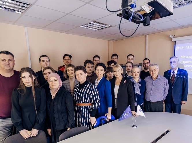 Преподаватели факультета ЦЭУБИ рассмотрели современные подходы к управлению ИТ-услугами