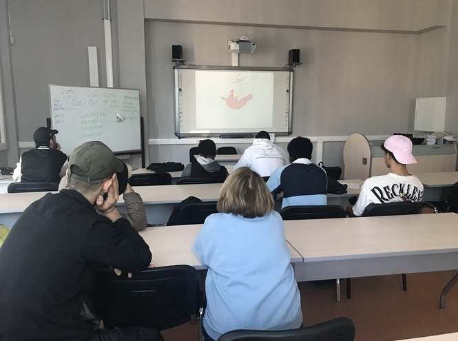 Иностранные студенты познакомились с русской мифологией на встрече клуба «Сигнал»