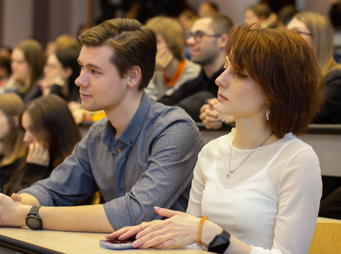 На факультете СЦТ прошла лекция о международных коммуникациях