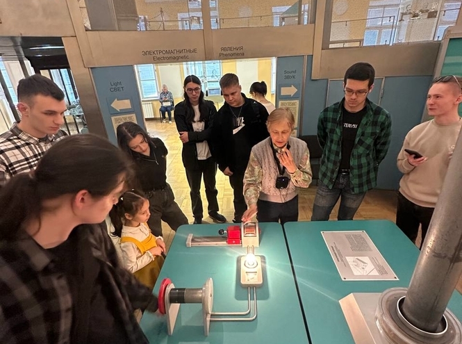 Студенты факультета РТС посетили Музей связи им. А. С. Попова
