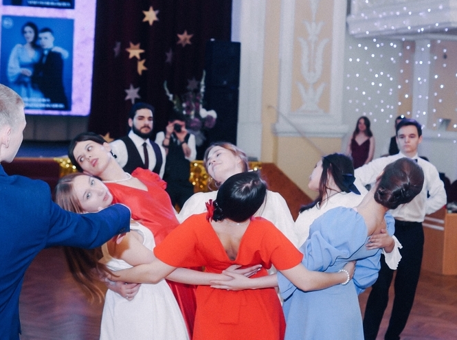 В СПбГУТ отгремел выпускной бал студотрядов города