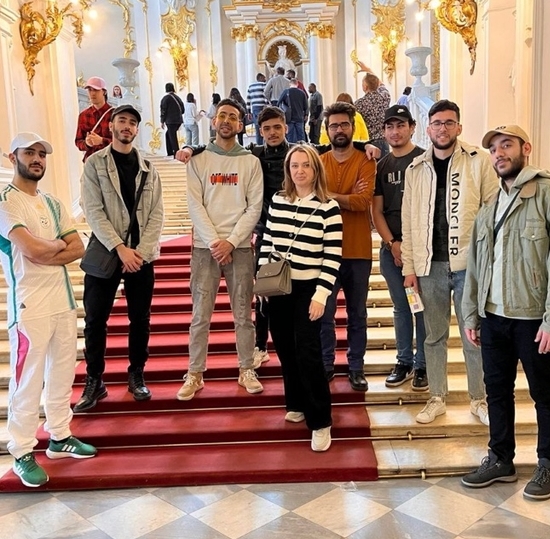 Иностранные студенты СПбГУТ посетили Зимний дворец