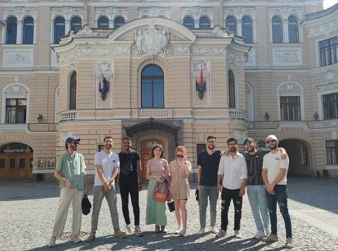 Иностранные слушатели подготовительного отделения отметили День города прогулкой по Санкт-Петербургу