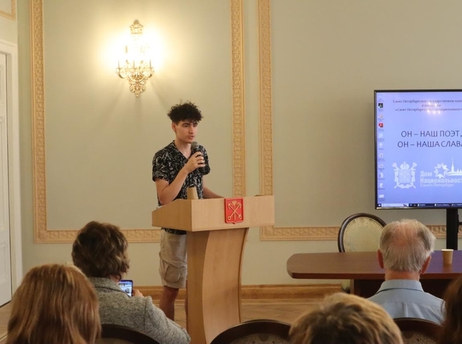 Иностранные студенты поучаствовали в мероприятиях ко Дню рождения А. С. Пушкина