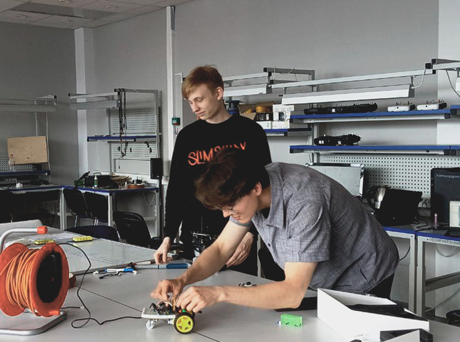 Команда СПбГУТ готовится к участию в «Битве роботов 2024»