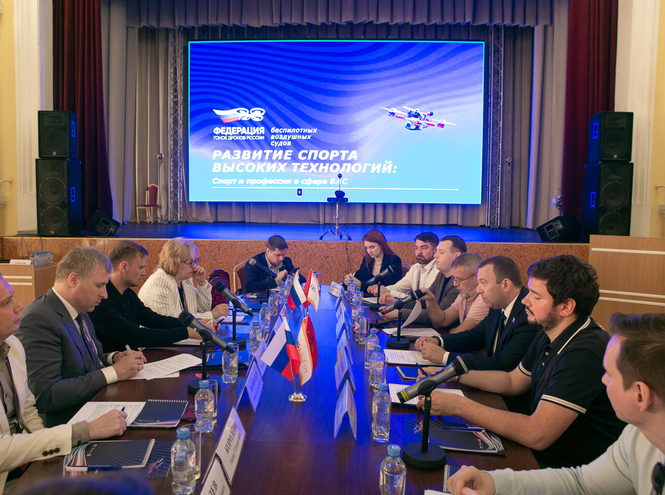 В Петербурге при поддержке СПбГУТ прошёл Фестиваль гонок дронов