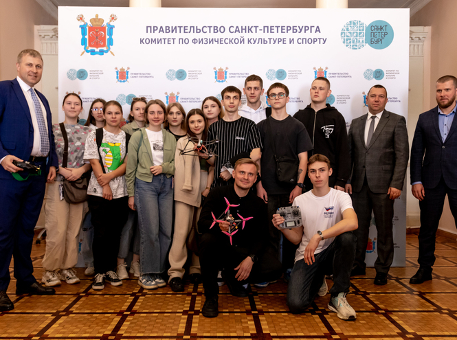 В Петербурге при поддержке СПбГУТ прошёл Фестиваль гонок дронов