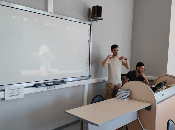 Иностранные студенты СПбГУТ «изучили» русский танец