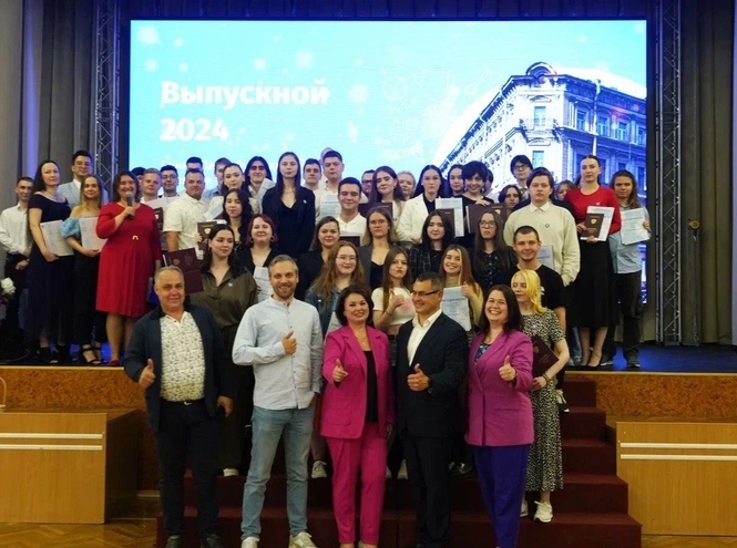 В Санкт-Петербургском колледже телекоммуникаций вручили дипломы выпускникам