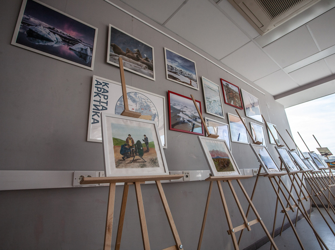 «Что такое Арктика?»: в СПбГУТ открылась художественная выставка по следам экспедиции по морю Лаптевых