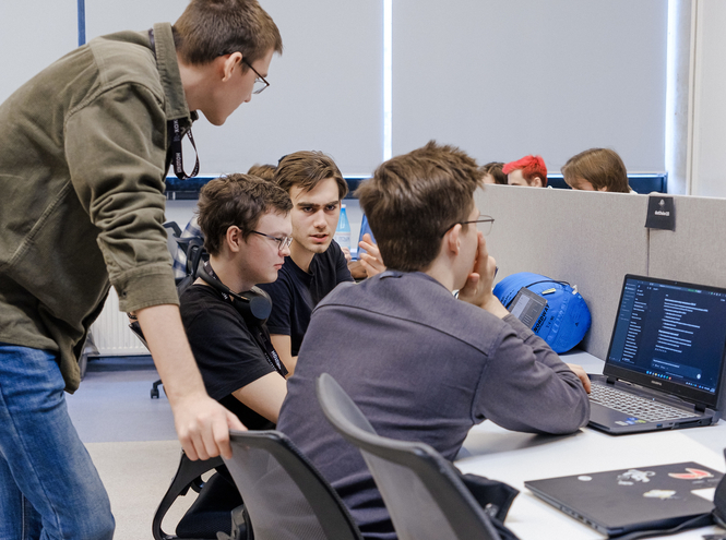 Студенты факультета ИТПИ успешно выступили на хакатоне