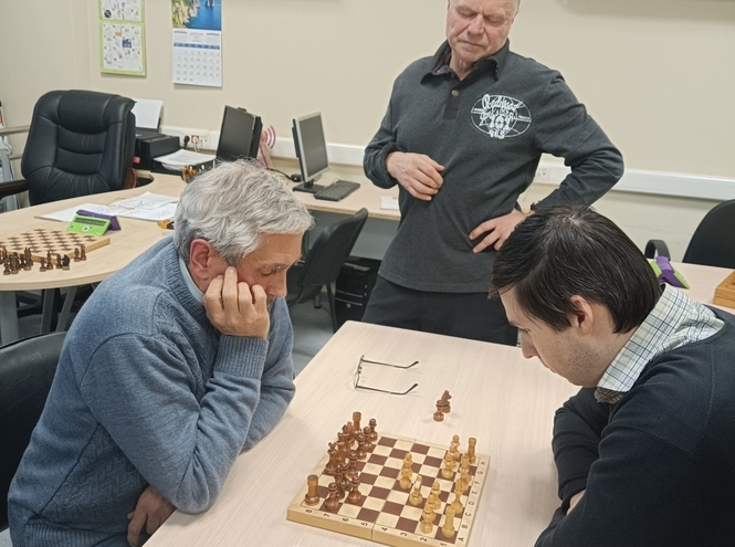 Работники СПбГУТ — за шахматной доской