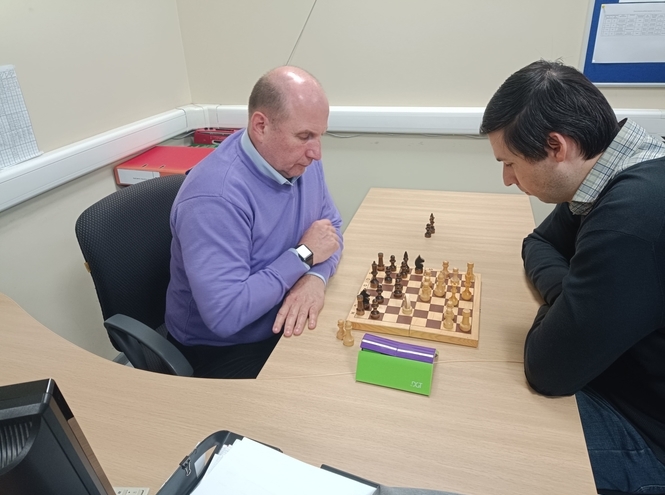 Работники СПбГУТ — за шахматной доской