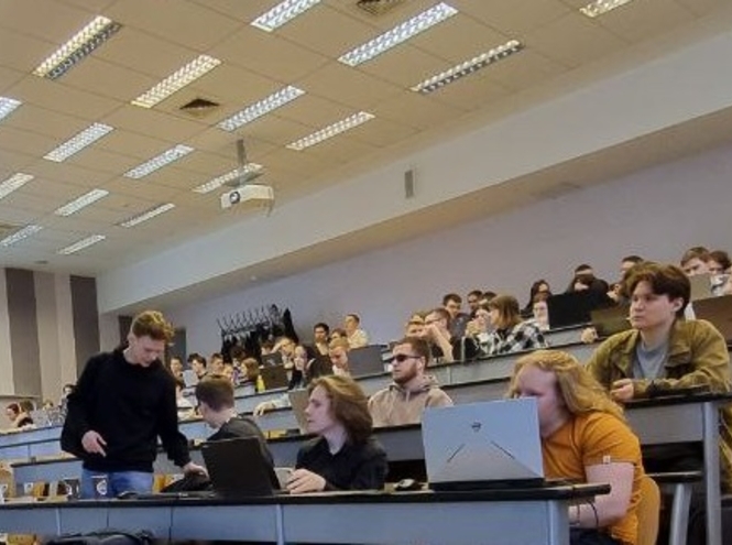 Эксперты Сбера познакомили студентов с основами финансовой грамотности и кибербеза